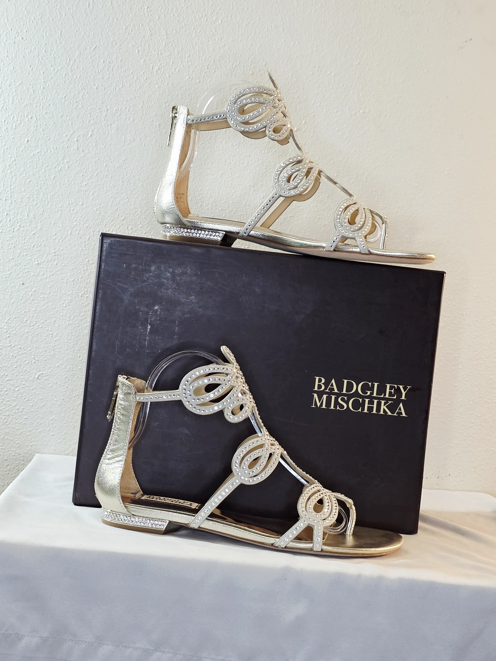 Badgely Mischka Tempe Suede/Leather Sandals In Platino Size 7.5M